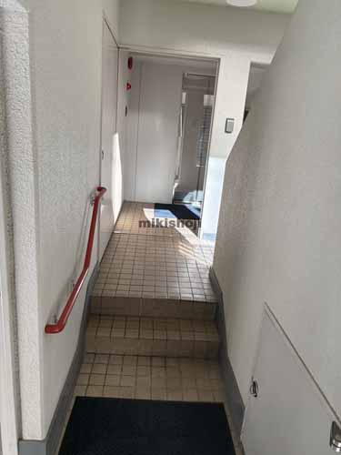 祇園・呉服町の篠原ビル エレベーターホール1