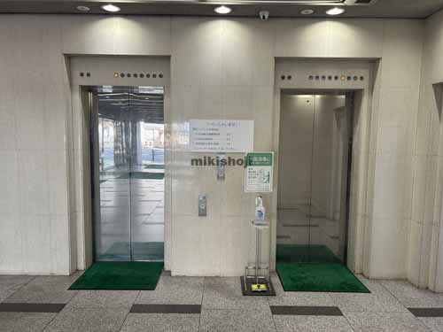 大分市の損保ジャパン大分ビル エントランス1