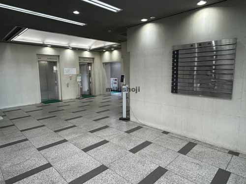 大分市の損保ジャパン大分ビル エントランス2