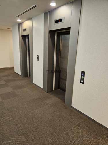 ランダムスクウェア エレベーターホール1