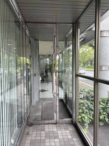 大分市のさくらビル エントランス1