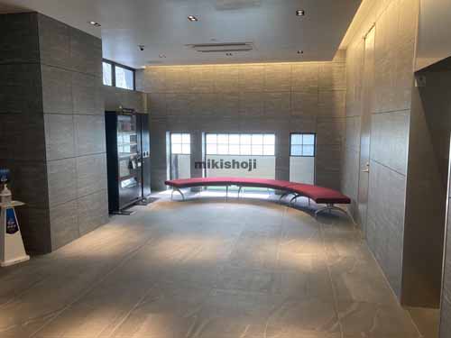 祇園・呉服町の博多冷泉町ビル エントランス1