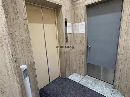 九段南の久保寺ビル エレベーターホール1