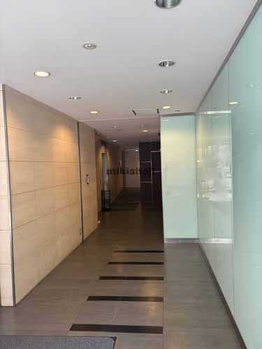 神田神保町の高橋ビル エントランス1