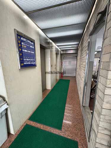 内神田の冨士エレベータービル エレベーターホール1