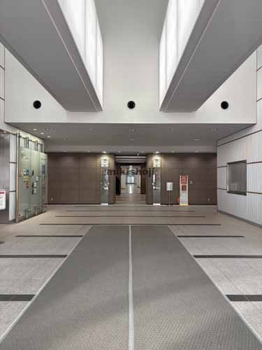 三田の三田国際ビル エントランス1