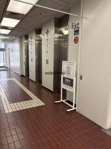 有楽町の有楽町電気ビルヂング エレベーターホール1