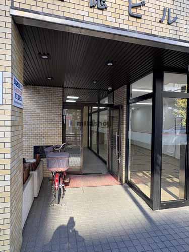 外神田の昌徳ビル エントランス1