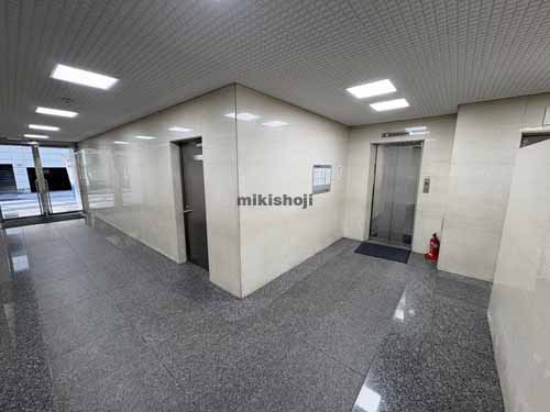 日本橋小綱町・蛎殻町の茅場町Ｋ－１ビル エレベーターホール1
