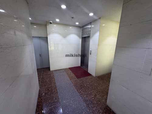 神田三崎町の原島本店ビル エレベーターホール1