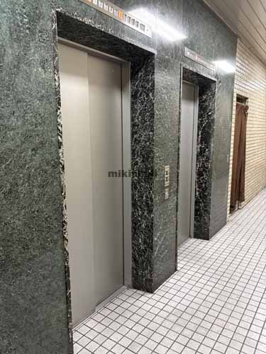 八重洲の田中八重洲ビル エレベーターホール1