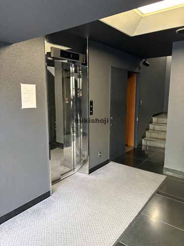 神田小川町のサンブリヂ小川町ビル エレベーターホール2