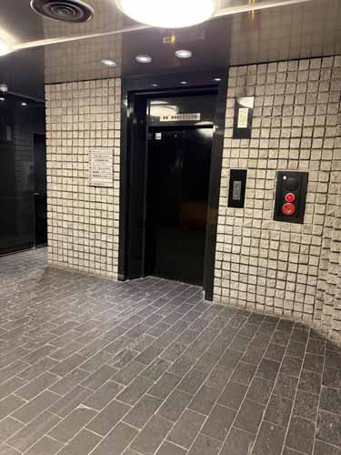一番町のノザワビルディング エレベーターホール1