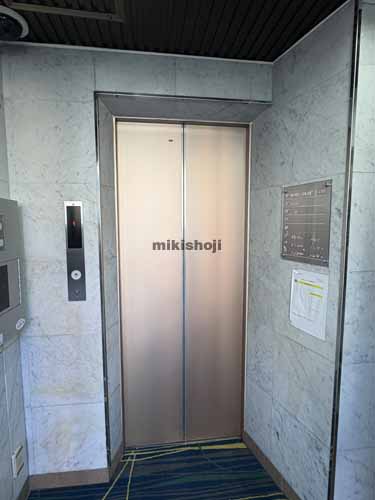 三田の三田マルハチビル エレベーターホール1