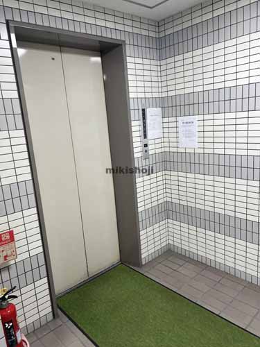 神田錦町・一ツ橋の第二亀谷ビル エレベーターホール1