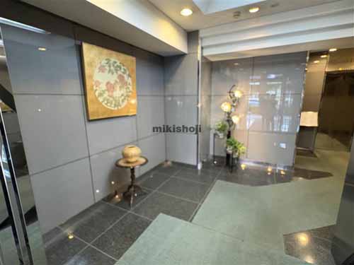 西新宿の西新宿小出ビル エレベーターホール2