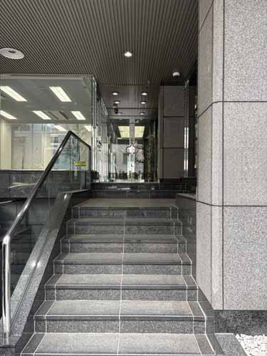 新橋のＴＫＫ新橋ビル エントランス1