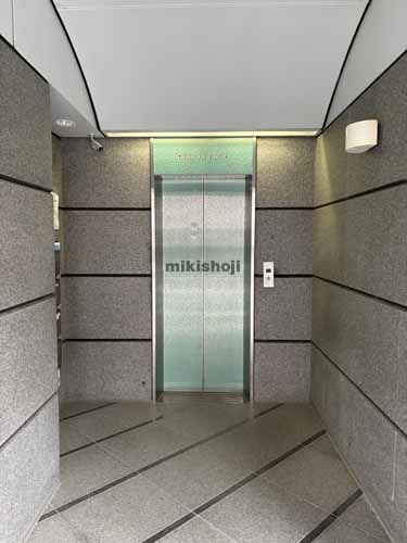 西神田のサンポウ水道橋ビル エレベーターホール1
