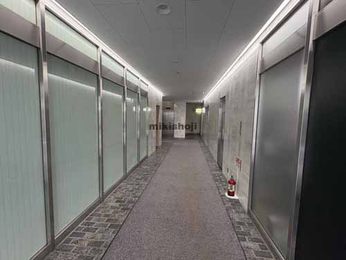 新宿・歌舞伎町の新宿セブンビル エントランス3
