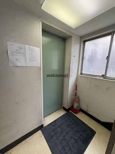 京橋の木下ビル エントランス1