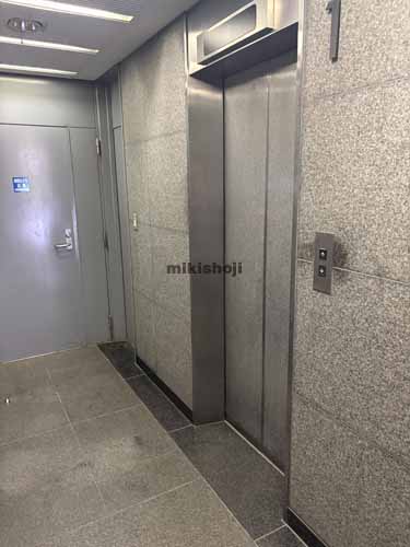 渋谷三丁目ビル エレベーターホール1