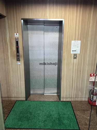 神田錦町・一ツ橋の大手町宝栄ビル エレベーターホール1