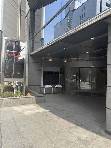 港南の大滝ビル エントランス1