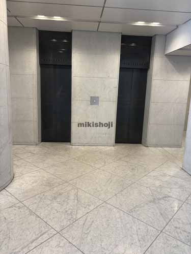 港南の大滝ビル エレベーターホール1