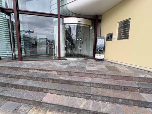 新小川町・山吹町の飯田橋リープレックスビズ エントランス2
