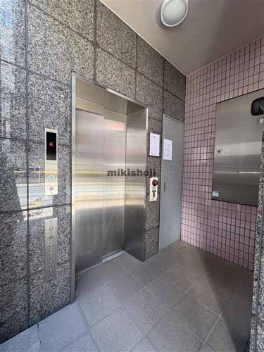 新川の第７アカギビル エレベーターホール1