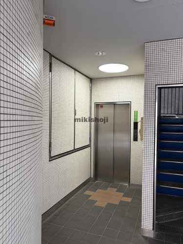 西神田のパレスピアビル エレベーターホール1