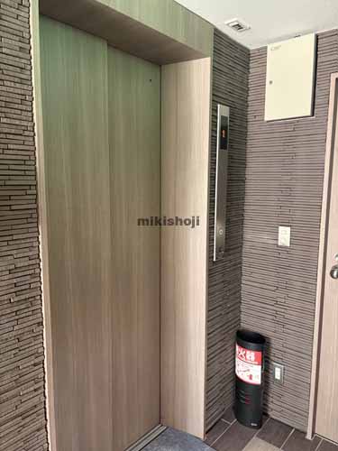 虎ノ門浜崎ビル エレベーターホール1