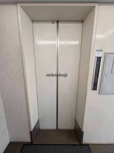 神田錦町・一ツ橋の東京堂錦町ビルディング エレベーターホール1