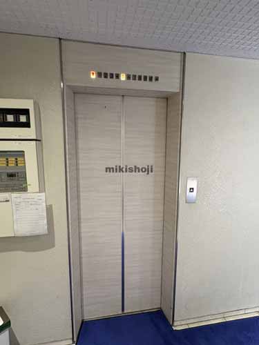 京橋の光和ビル エレベーターホール2