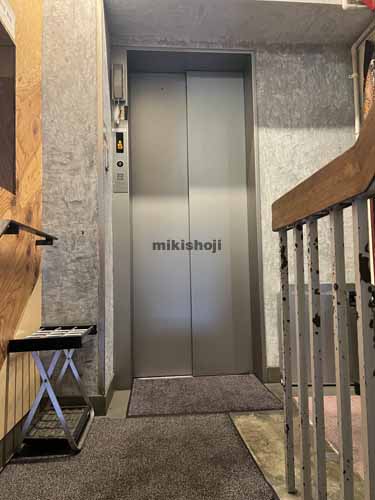 神田錦町・一ツ橋の大手町モダンビルディング エレベーターホール1