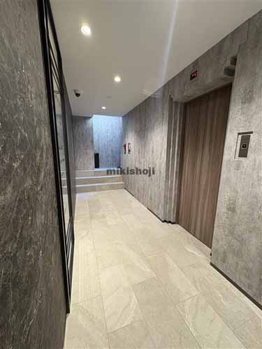 麹町の近代ビル エレベーターホール1