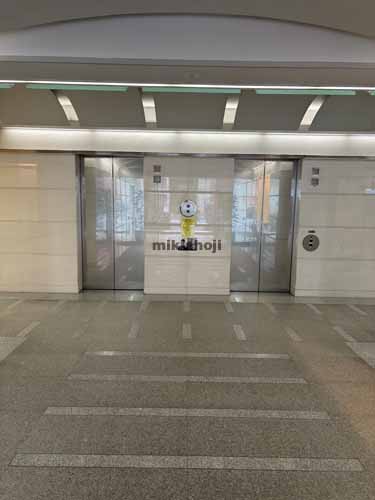 ワカ末ビル エントランス1