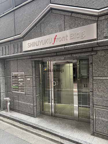 新宿・歌舞伎町の新宿フロントビル エントランス1
