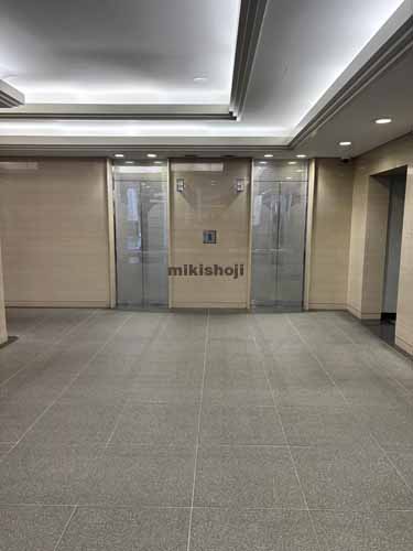 日本橋本町の繊維会館 エントランス2