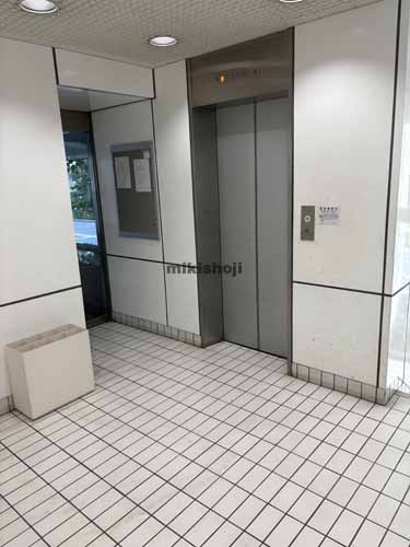 渋谷の倉島渋谷ビル エレベーターホール1
