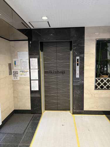 日本橋箱崎町・中洲のヤマキビル エレベーターホール1