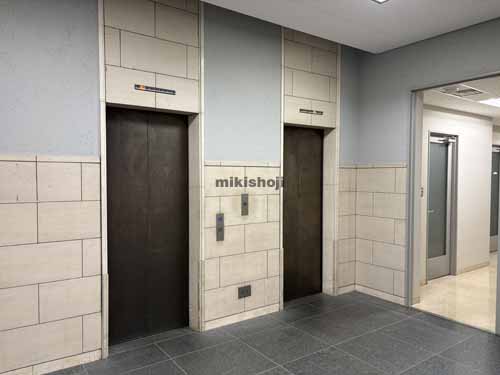 一星芝ビルディング エレベーターホール1