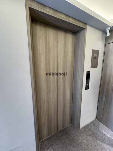千駄ヶ谷のM.BALANCE+　JINGUKITASANDO エレベーターホール2