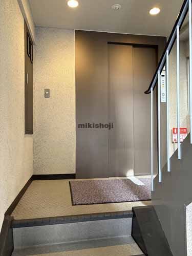 東西堂ビル エレベーターホール1