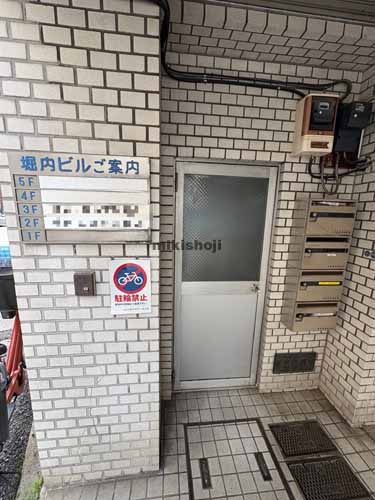 神田須田町の堀内ビル エントランス1