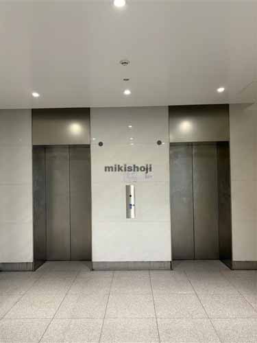 南青山のＭＥＴＬＩＦＥ青山ビル エレベーターホール1