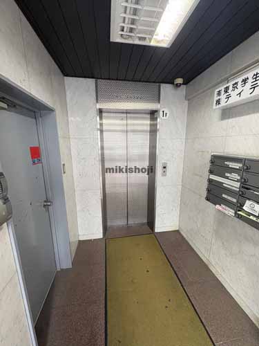 神田三崎町のケープビル エレベーターホール1