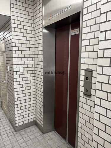 渋谷のＴＭＳビル エレベーターホール1