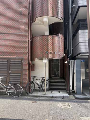 神田神保町の橋口ビル エントランス1