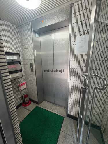 神田神保町の橋口ビル エレベーターホール1
